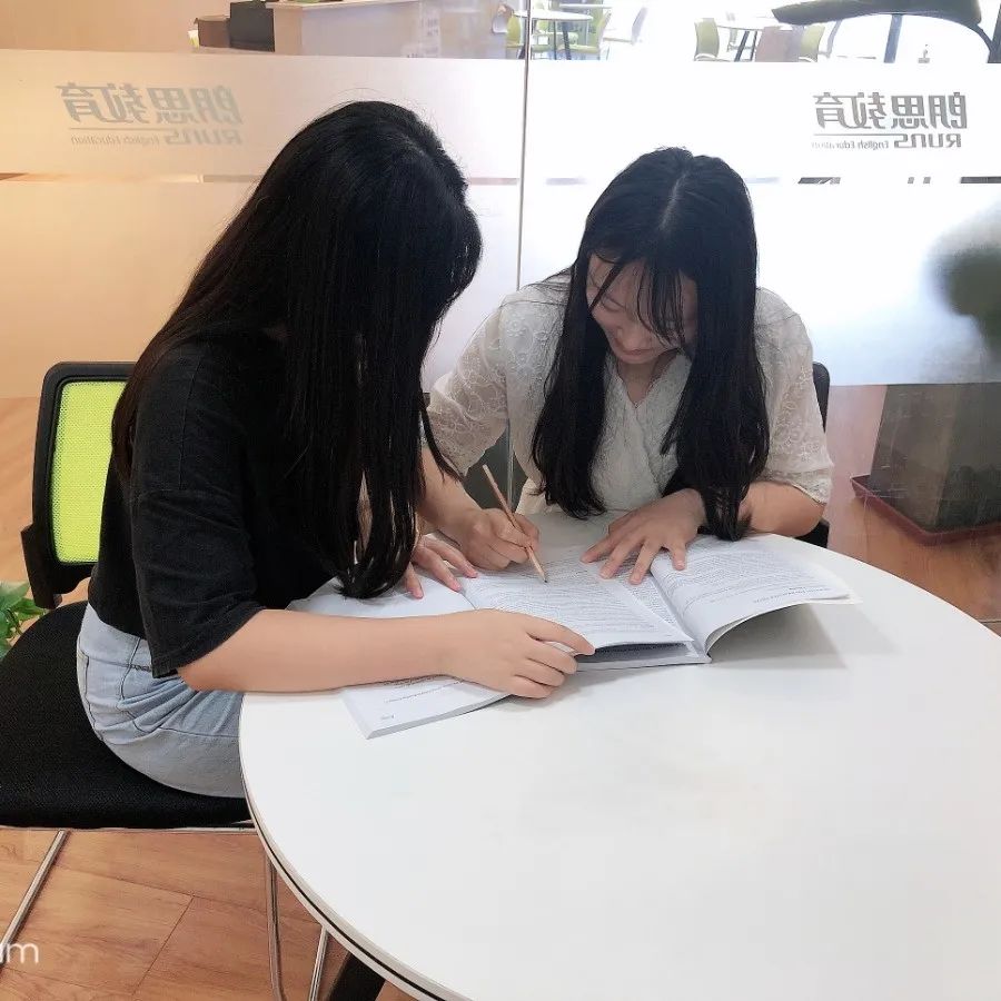 1656055972934403.jpg 2 國際高中暑假銜接課_A-LevelAP暑假培訓班25.jpg
