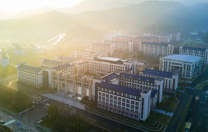 杭外劍橋國際高中入學考試都考什么？