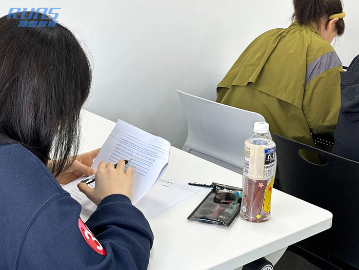 5 杭外劍高2025年招生宣講會(huì)&全真入學(xué)模考圓滿(mǎn)結(jié)束7.jpg